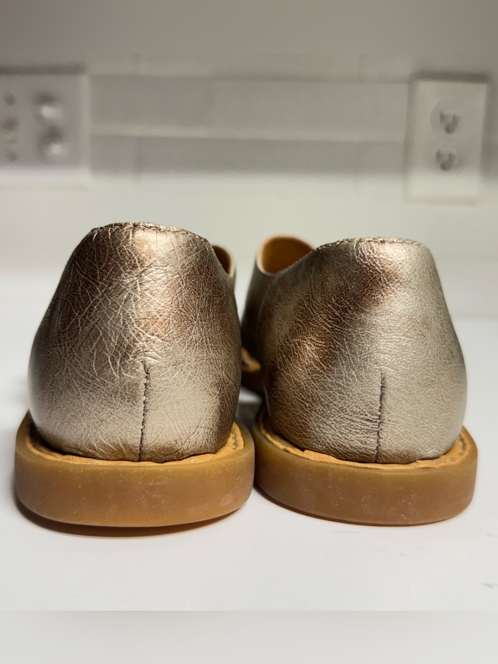 BORN Ithica Leather Sandals Flats Metallic - NEW - Size 9 - Picture 4 of 7